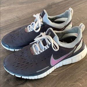 Nike Free Tennis Shoes (8.5)